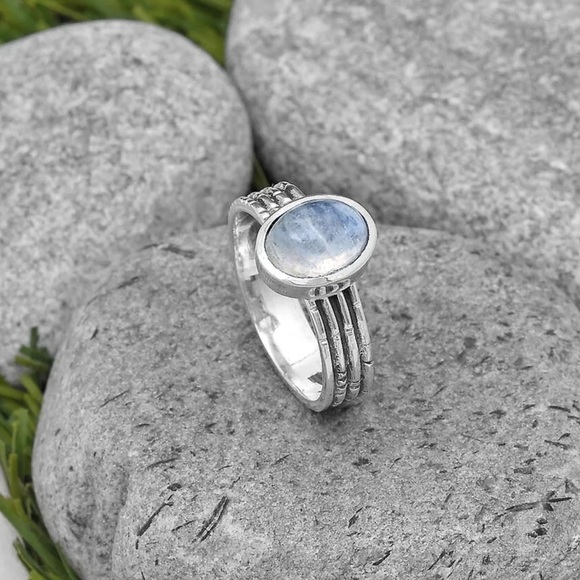 Rainbow moonstone, sterling silver rings - Picture 2 of 3